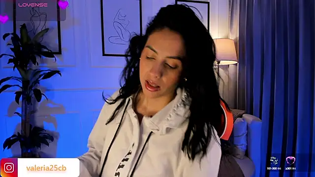 Snapshot of valeriia25_ chatting on 02.15.25 valeriia25 online show from 02.15.25