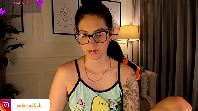 Snapshot of valeriia25_ chatting on 02.28.25 valeriia25 online show from 02.28.25