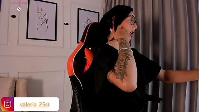 Snapshot of valeriia25_ chatting on 11.28.25 valeriia25 online show from 11.28.25