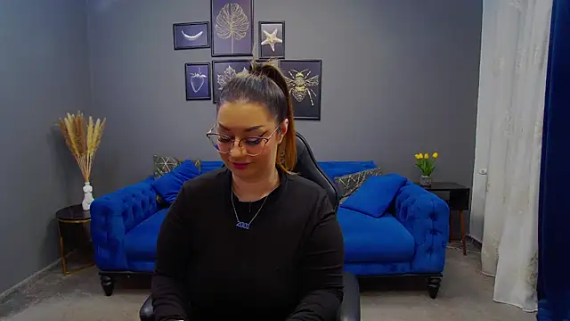 Katewalker  online show from 01.16.25