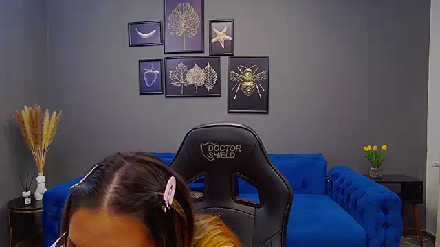 Katewalker  online show from 01.17.25