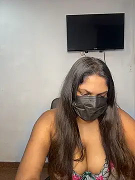 Snapshot of Black_Beauty997 chatting on 11.19.25 Black Beauty997 online show from 11.19.25