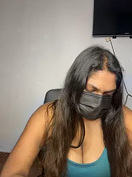 Snapshot of Black_Beauty997 chatting on 12.17.25 Black Beauty997 online show from 12.17.25