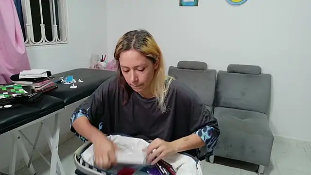 MommyMiaWs online show from 11.23.25