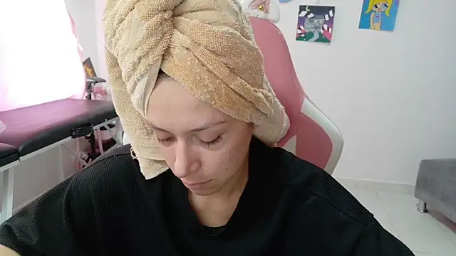 MommyMiaWs online show from 12.16.25