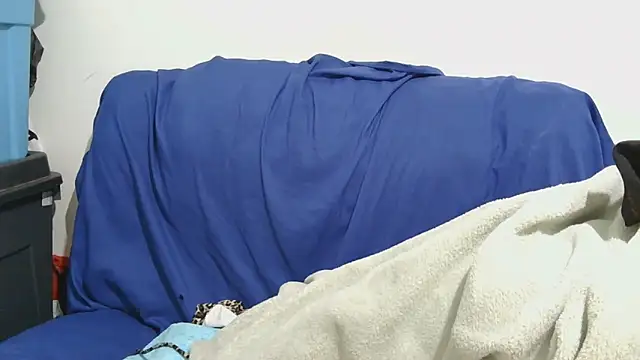 sluttylaura21 online show from 11.11.25