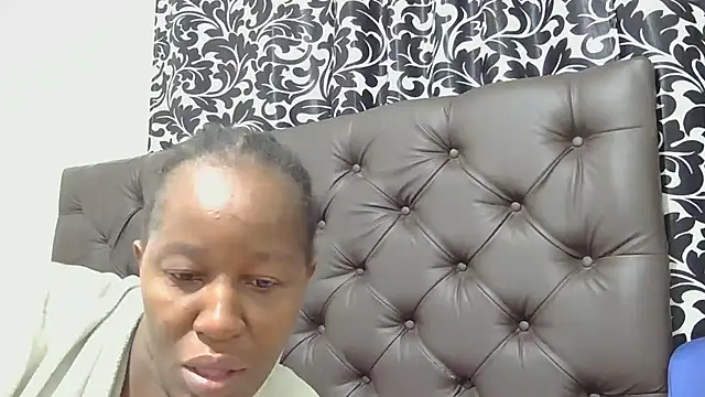 Snapshot of sluttylaura21 chatting on 05.19.26 sluttylaura21 online show from 05.19.26