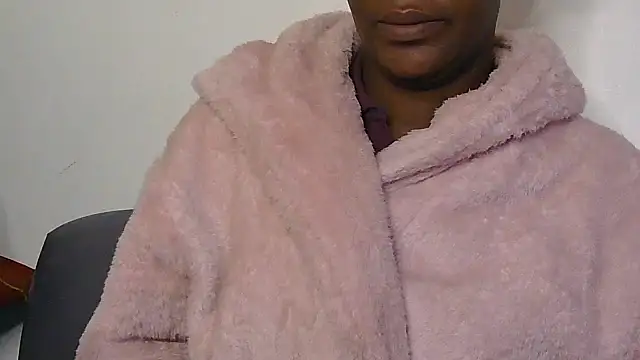 Snapshot of sluttylaura21 chatting on 08.01.26 sluttylaura21 online show from 08.01.26