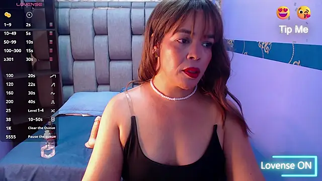 Abril Beltran  online show from 03.12.25