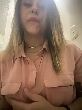 Snapshot of pamelao chatting on 02.17.25 pamelao online show from 02.17.25