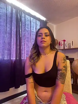 Snapshot of pamelao chatting on 03.05.25 pamelao online show from 03.05.25