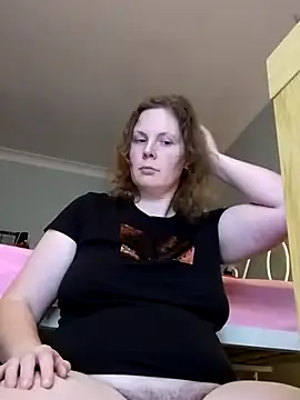 Snapshot of xxSexyBushLinnxx chatting on 12.24.24 xxSexyBushLinnxx online show from 12.24.24