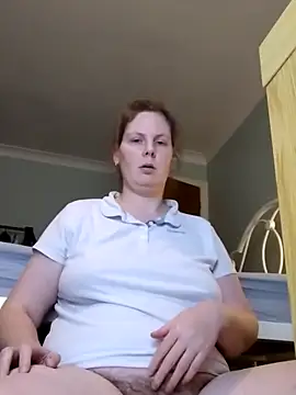 Snapshot of xxSexyBushLinnxx chatting on 02.17.25 xxSexyBushLinnxx online show from 02.17.25