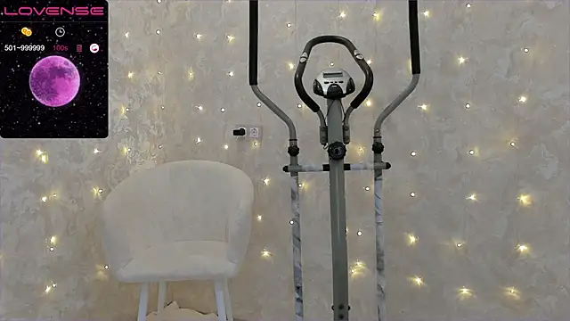 Snapshot of EvaSileZ chatting on 02.10.25 EvaSileZ online show from 02.10.25