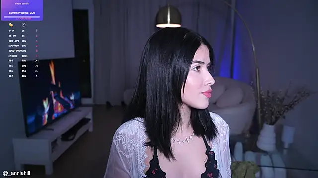 Snapshot of anniehillofficial chatting on 09.16.25 anniehillofficial online show from 09.16.25