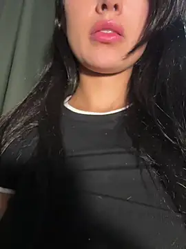 Snapshot of EvaMoet chatting on 10.14.25 EvaMoet online show from 10.14.25