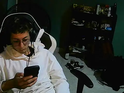 Snapshot of Jughead_16 chatting on 10.27.25 Jughead 16 online show from 10.27.25