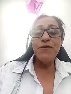 Snapshot of _Scarlett_Sweet chatting on 10.30.25 Scarlett Sweet online show from 10.30.25