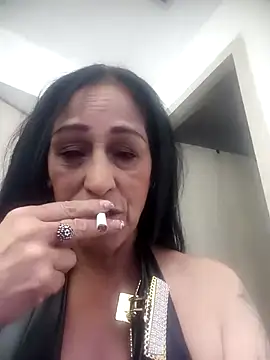 Snapshot of _Scarlett_Sweet chatting on 11.29.25 Scarlett Sweet online show from 11.29.25