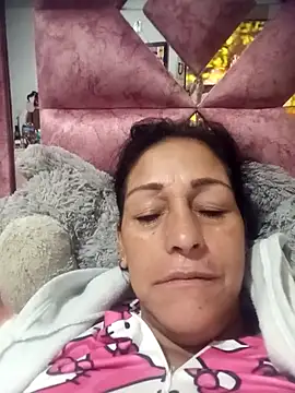 Snapshot of _Scarlett_Sweet chatting on 12.18.25 Scarlett Sweet online show from 12.18.25