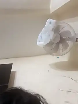 Snapshot of xxmoxxx chatting on 12.21.24 xxmoxxx online show from 12.21.24