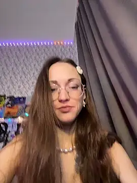 Snapshot of ServantBrook chatting on 11.07.25 ServantBrook online show from 11.07.25