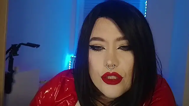 Snapshot of wickedxqueen chatting on 11.09.25 wickedxqueen online show from 11.09.25