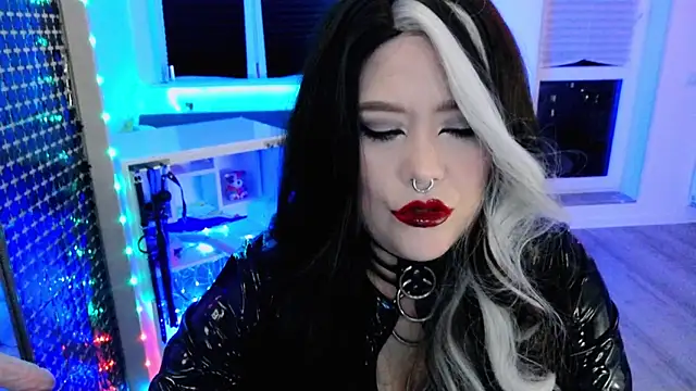 wickedxqueen online show from 03.22.26