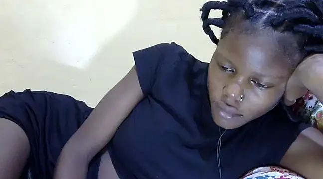 Snapshot of Slender-simple1 chatting on 02.03.25 Slender-simple1 online show from 02.03.25