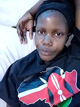 Snapshot of Slender-simple1 chatting on 09.13.25 Slender-simple1 online show from 09.13.25