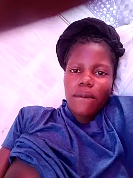 Snapshot of Slender-simple1 chatting on 10.24.25 Slender-simple1 online show from 10.24.25