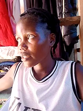 Snapshot of Slender-simple1 chatting on 11.25.25 Slender-simple1 online show from 11.25.25