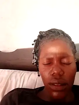 Snapshot of Slender-simple1 chatting on 12.14.25 Slender-simple1 online show from 12.14.25