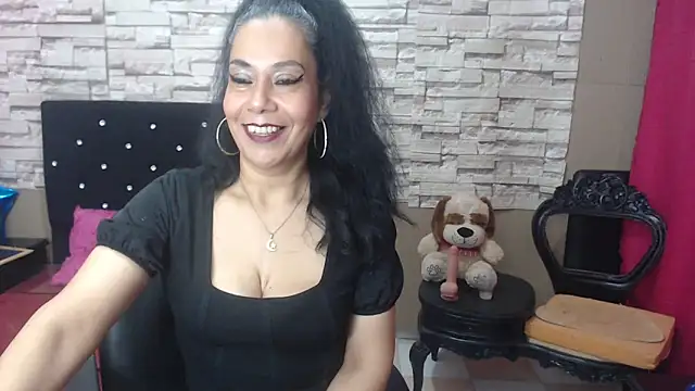 Snapshot of MarianaNight02 chatting on 11.20.25 MarianaNight02 online show from 11.20.25