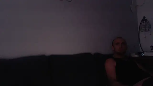 Snapshot of Fr4nk1eFFuxxx chatting on 02.08.25 Fr4nk1eFFuxxx online show from 02.08.25