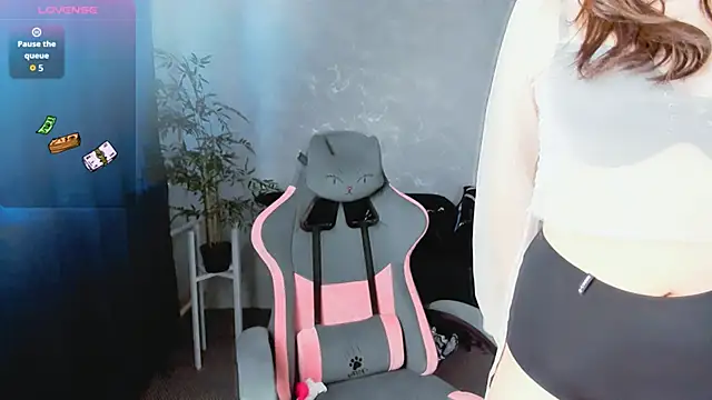 Snapshot of kimchi_03 chatting on 10.19.25 kimchi 03 online show from 10.19.25