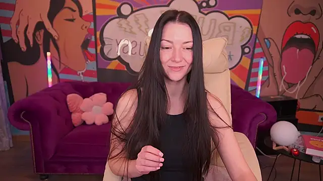 EmilyHalls online show from 02.11.25