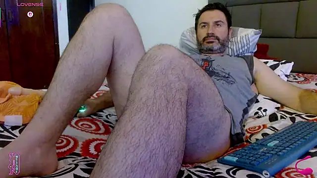 Snapshot of rodrher81 chatting on 06.21.26 rodrher81 online show from 06.21.26