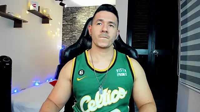 Snapshot of ransoj chatting on 12.21.24 ransoj online show from 12.21.24