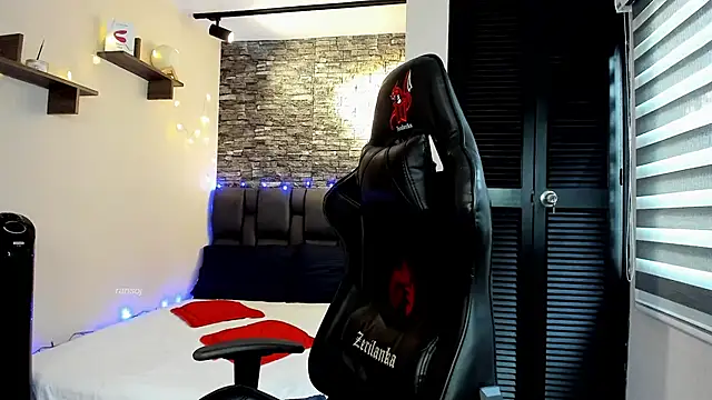 Snapshot of ransoj chatting on 12.24.24 ransoj online show from 12.24.24