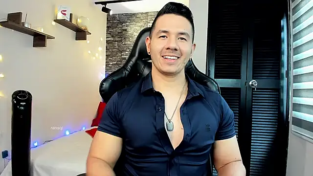 Snapshot of ransoj chatting on 12.31.24 ransoj online show from 12.31.24