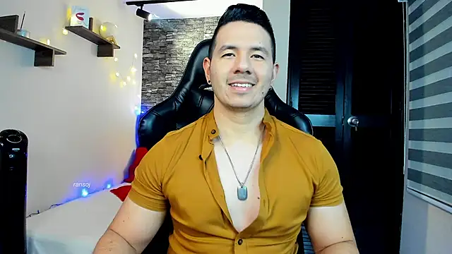 Snapshot of ransoj chatting on 01.04.25 ransoj online show from 01.04.25