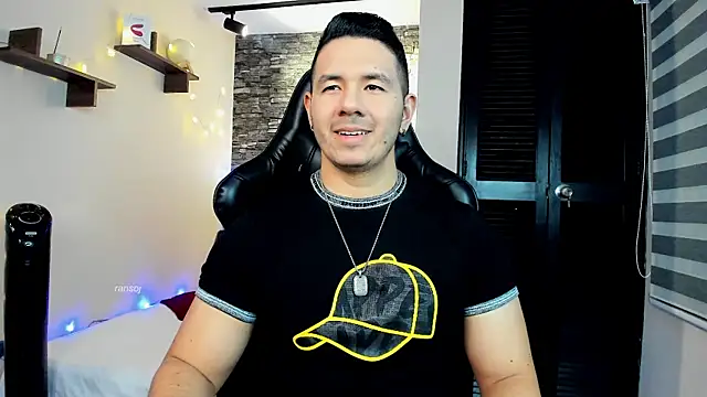 Snapshot of ransoj chatting on 01.12.25 ransoj online show from 01.12.25