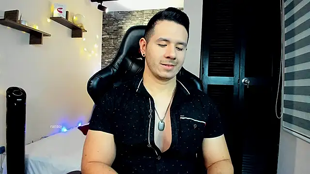 Snapshot of ransoj chatting on 01.16.25 ransoj online show from 01.16.25