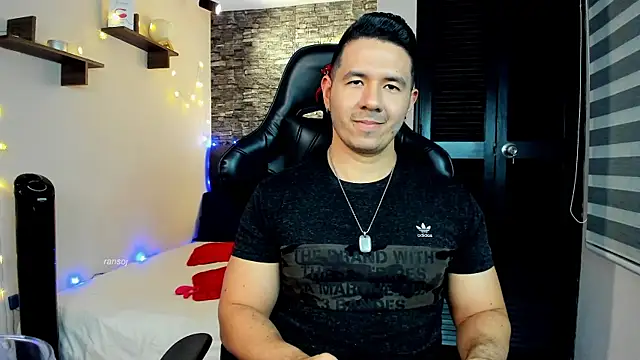 Snapshot of ransoj chatting on 02.23.25 ransoj online show from 02.23.25