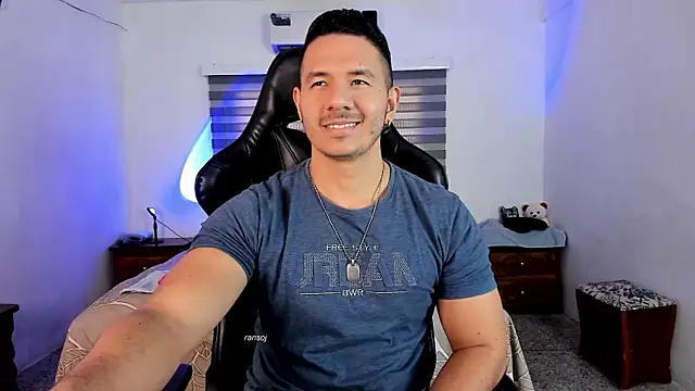 Snapshot of ransoj chatting on 09.15.25 ransoj online show from 09.15.25