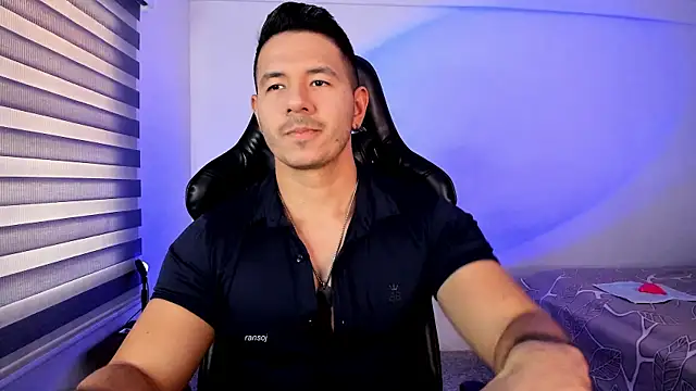 Snapshot of ransoj chatting on 10.16.25 ransoj online show from 10.16.25