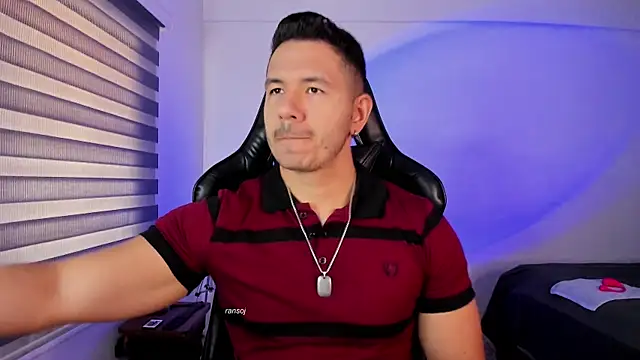 Snapshot of ransoj chatting on 11.04.25 ransoj online show from 11.04.25