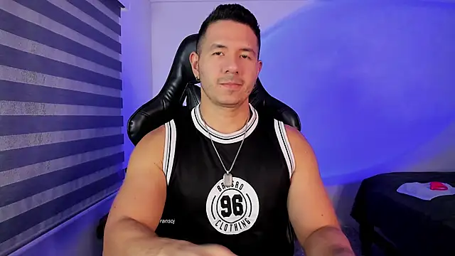 Snapshot of ransoj chatting on 11.15.25 ransoj online show from 11.15.25