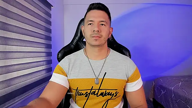 Snapshot of ransoj chatting on 11.22.25 ransoj online show from 11.22.25